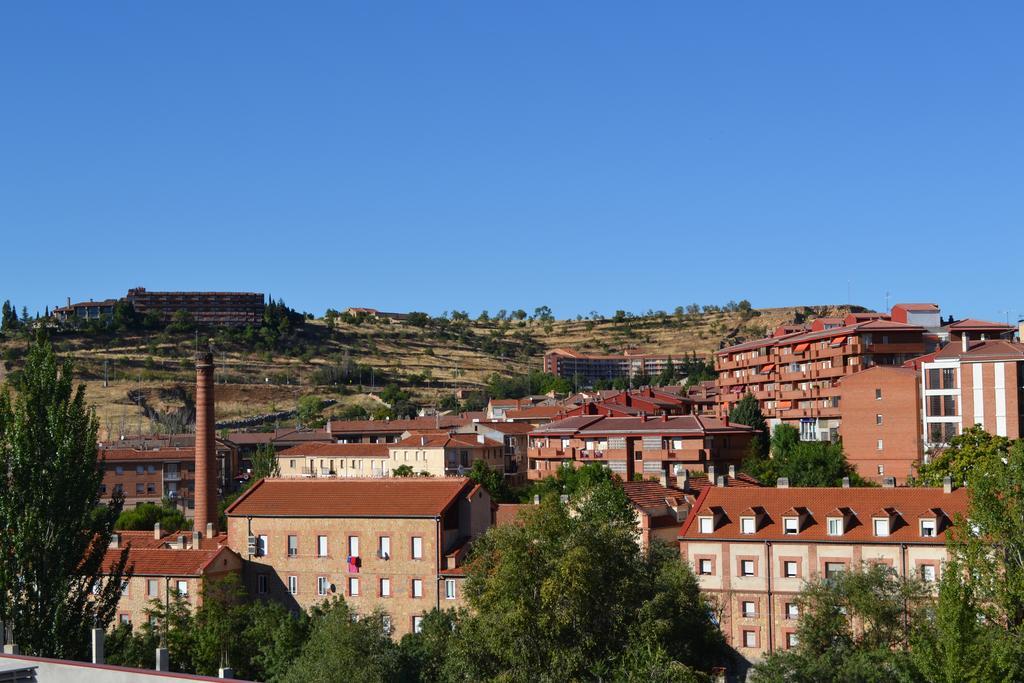The Factory Residence Hall Segovia Eksteriør billede