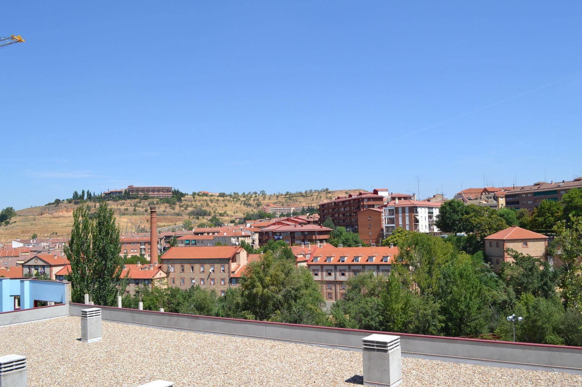 The Factory Residence Hall Segovia Eksteriør billede